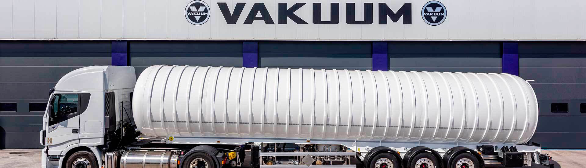 Vakuum, leader in the design and manufacture of semi-trailers and mobile units for the transport of LNG and air gases LIN - LOX - LAR